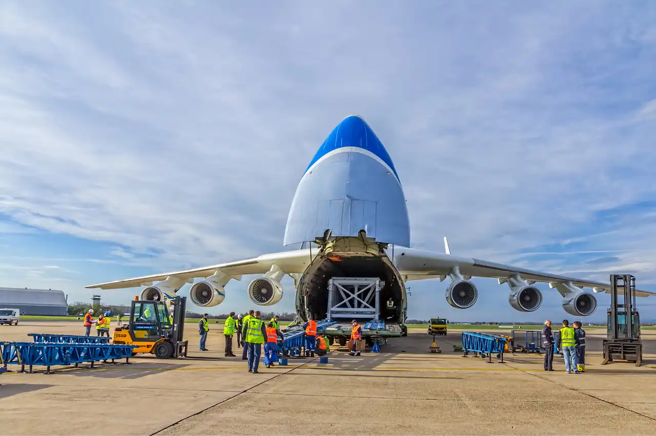 Image of cargo plane being offloaded